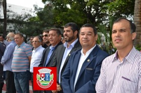 Legislativo prestigia hasteamento de Bandeiras e Desfile Cívico 