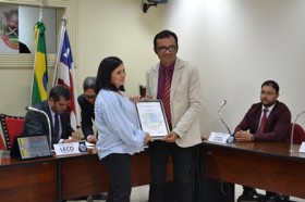 Câmara Municipal de Paulo Afonso entrega Moção de Aplausos a Sra. Ednalva Freitas