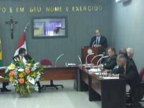 Dinho apresenta Moção de Aplausos